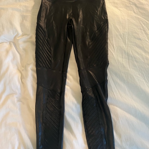 Spanx Faux Leather Moro Leggings. Size M, Regular. Perfect for Fall! - Picture 5 of 7